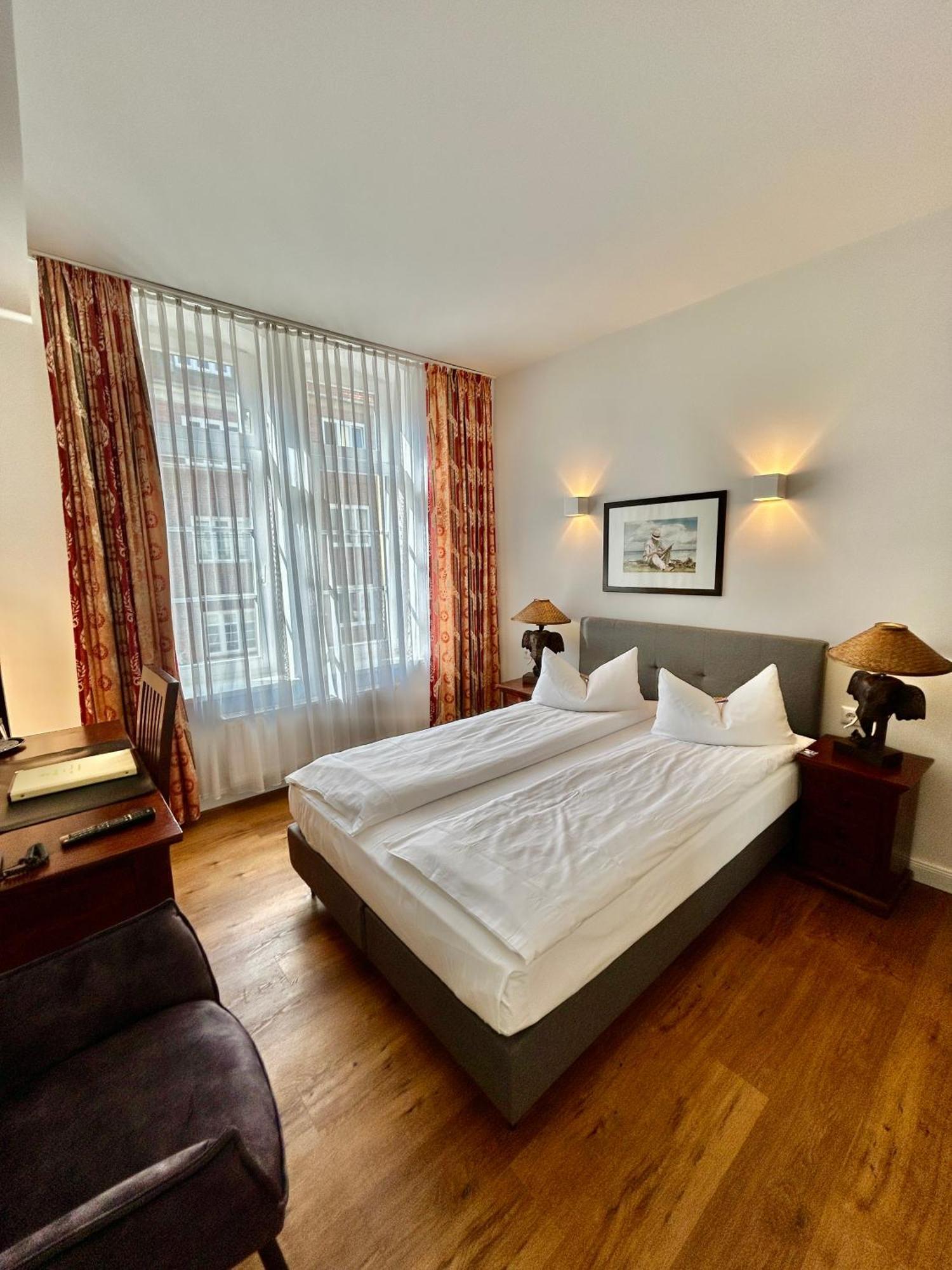 Hotel Elefant Шверин Екстериор снимка