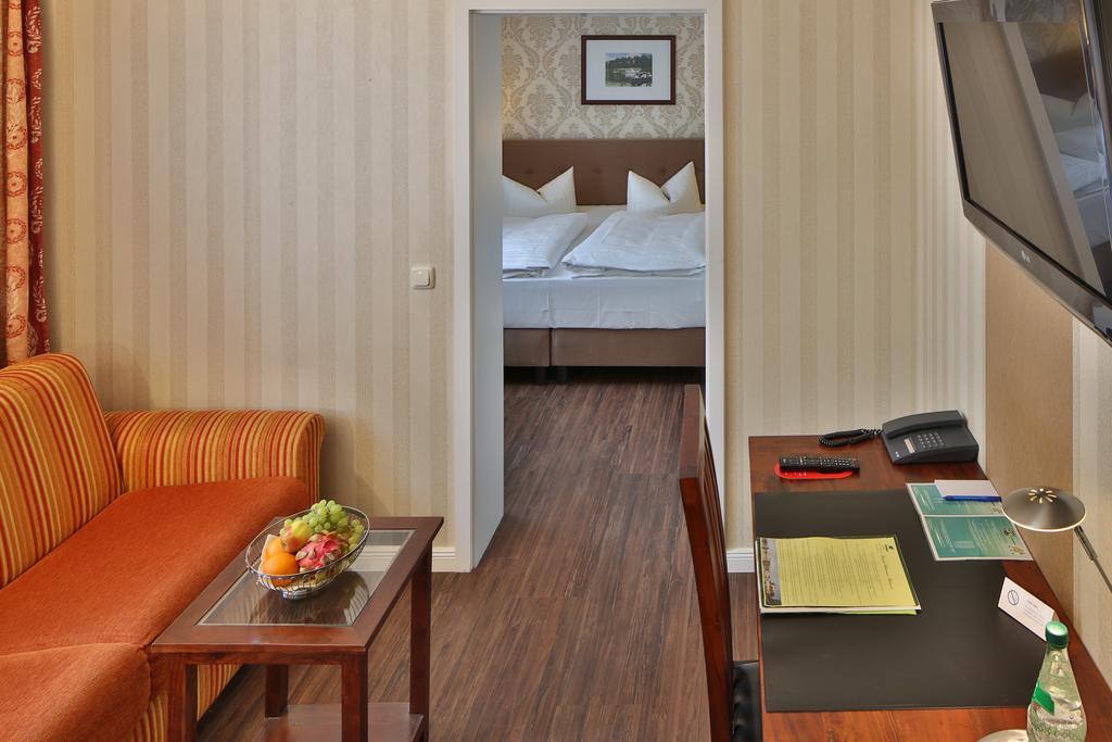 Hotel Elefant Шверин Екстериор снимка