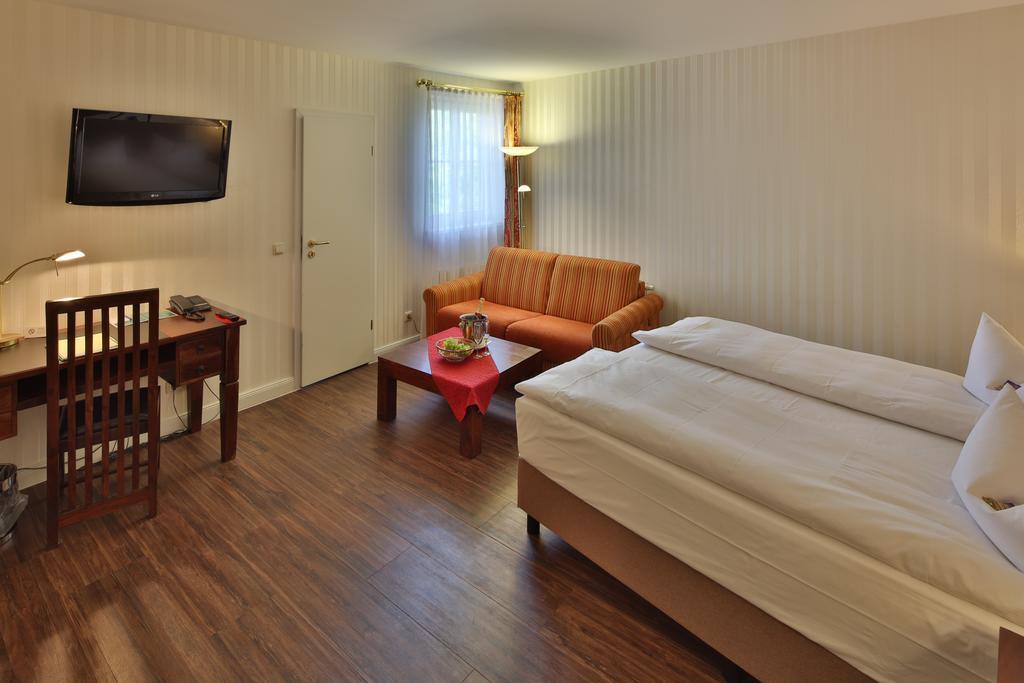Hotel Elefant Шверин Екстериор снимка